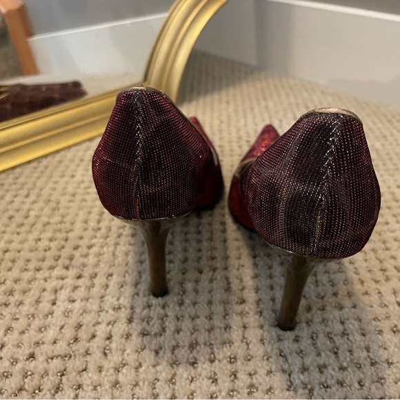 Donald J Pliner Couture Vintage Glitter Pump - Picture 5 of 6